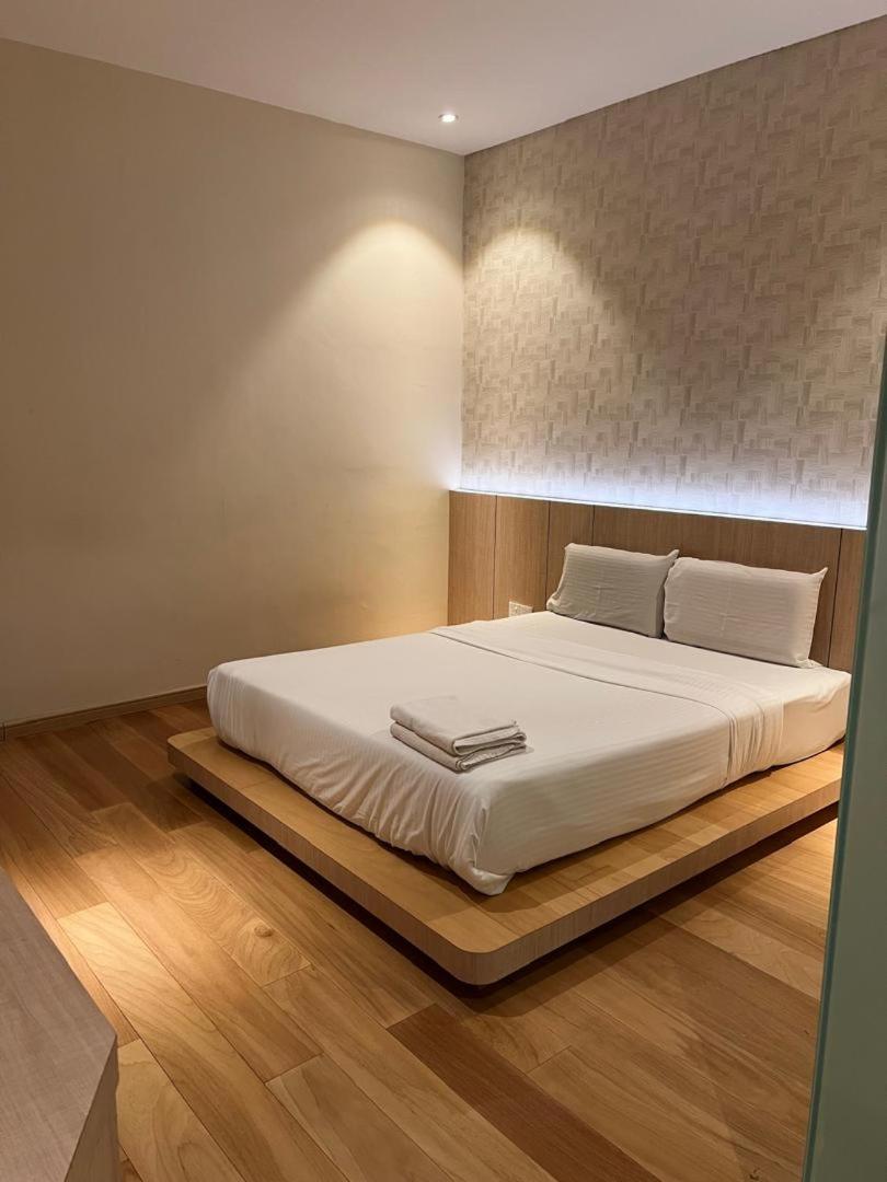 Kyoto Boutique Hotel Джохор Бахру Екстериор снимка